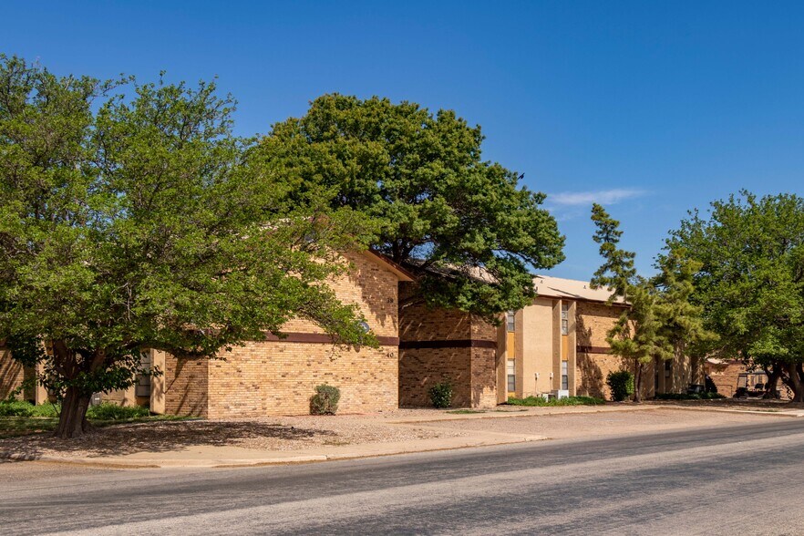 More Photos Of 1102 Sherman Ave, Levelland Apartments For Sale