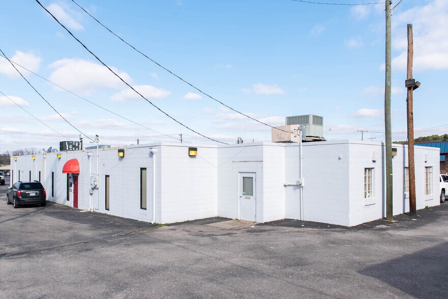 More Photos Of 306 E Thompson Ln, Nashville Freestanding For Sale