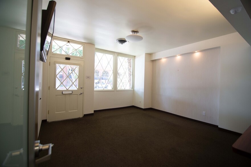 More Photos Of 49-53 E Foothill Blvd, Arcadia Medical For Lease