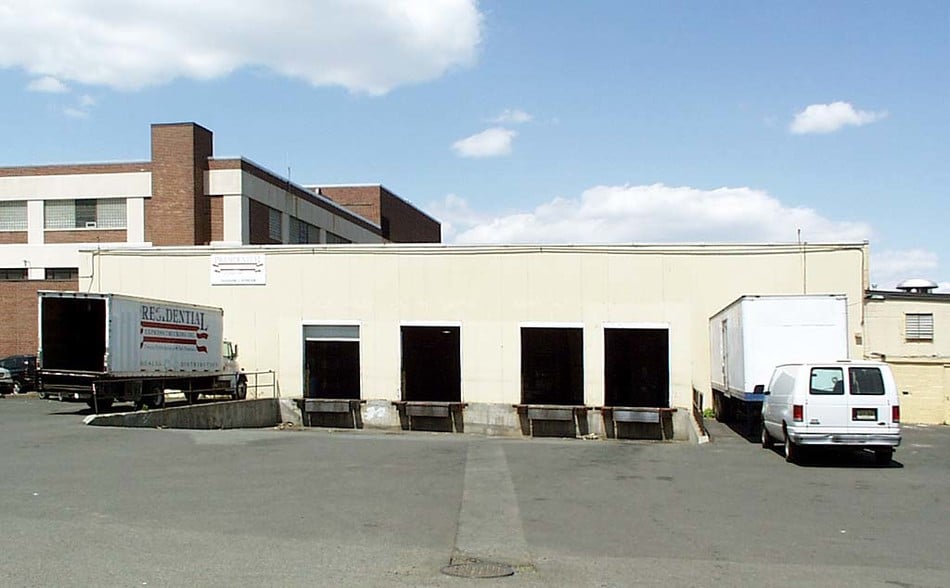 More Photos Of 634 Frelinghuysen Ave, Newark Warehouse For Lease