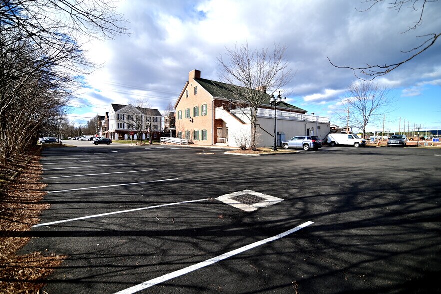 More Photos Of 15120 Washington St, Haymarket Restaurant For Sale
