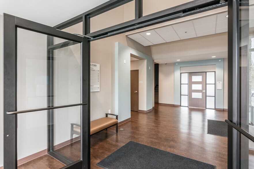 More Photos Of 242 Indian Lake Blvd, Hendersonville Medical For Lease