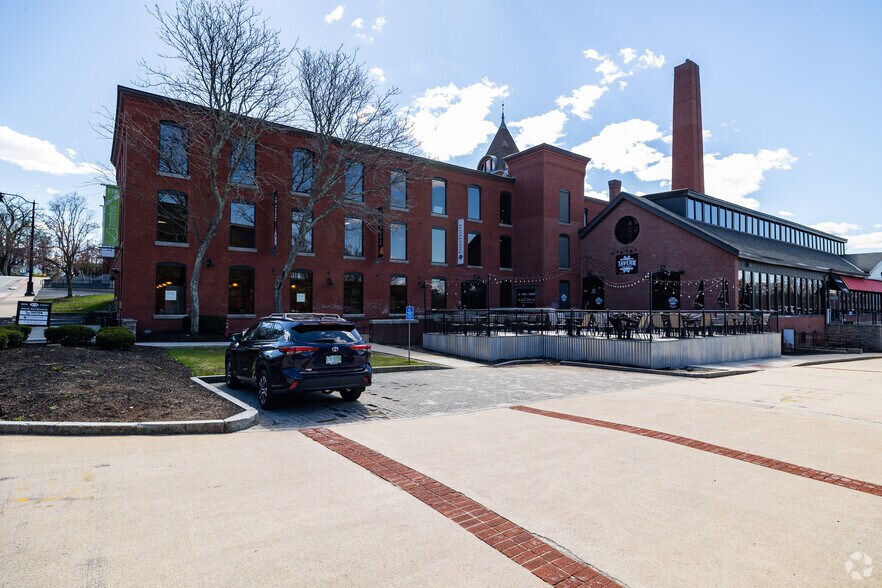 More Photos Of 4 High St, North Andover Office For Lease