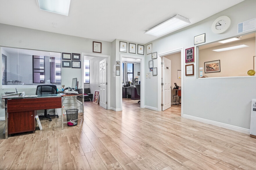 More Photos Of 6450 Bellingham Ave, North Hollywood Storefront Retail Office For Sale