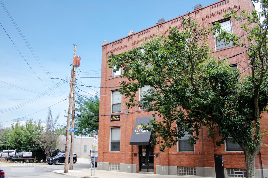 More Photos Of 10-12 Bedford Sq, Pittsburgh Loft Creative Space For Sale