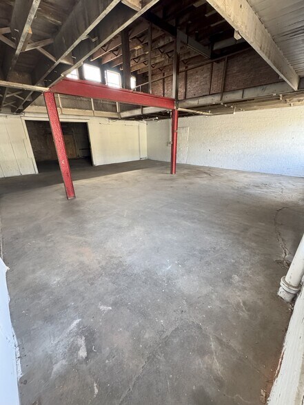 More Photos Of 1926 Howard St, Saint Joseph Industrial For Lease