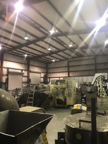 More Photos Of 7465 Commercial Cir, Fort Pierce Warehouse For Lease