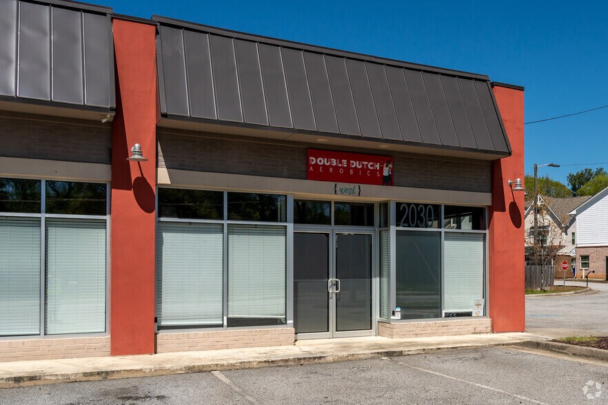 More Photos Of 2030 Bolton Rd NW, Atlanta Freestanding For Lease