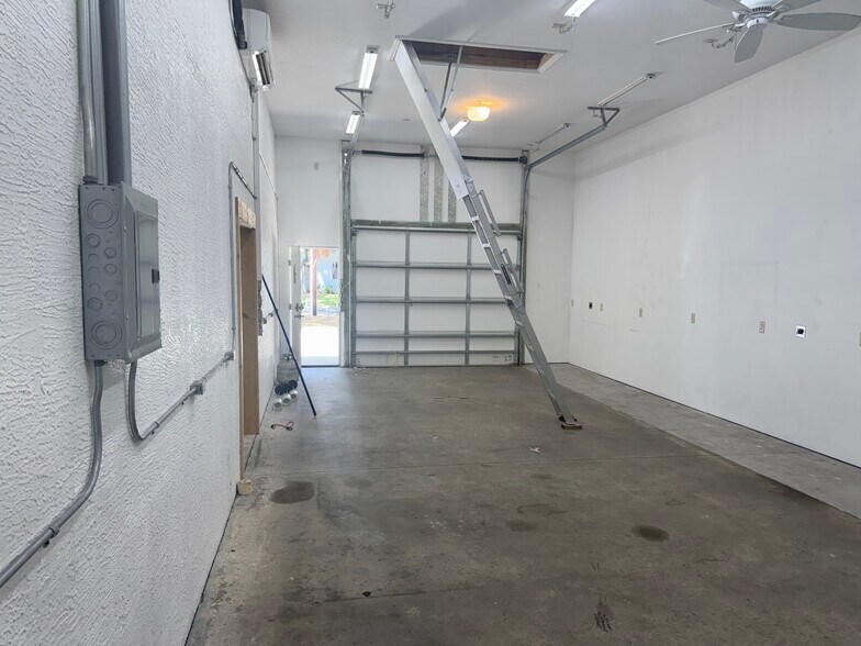 More Photos Of 206 Barwick St, Wildwood Office Residential For Sale