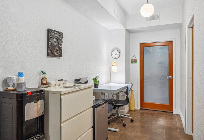 More Photos Of 3636 5th Ave, San Diego Office For Lease