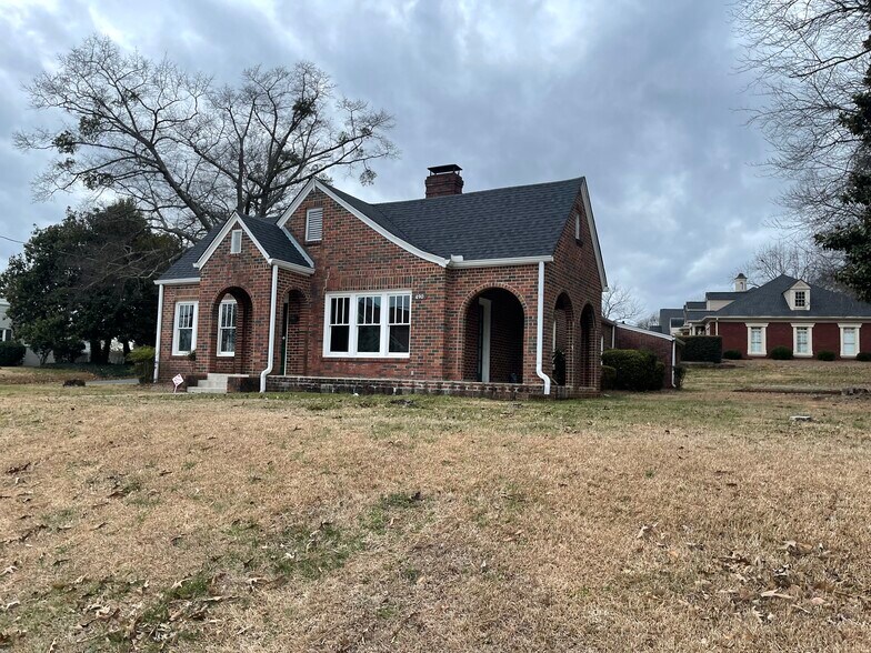 More Photos Of 490 S Perry St, Lawrenceville Office Residential For Lease