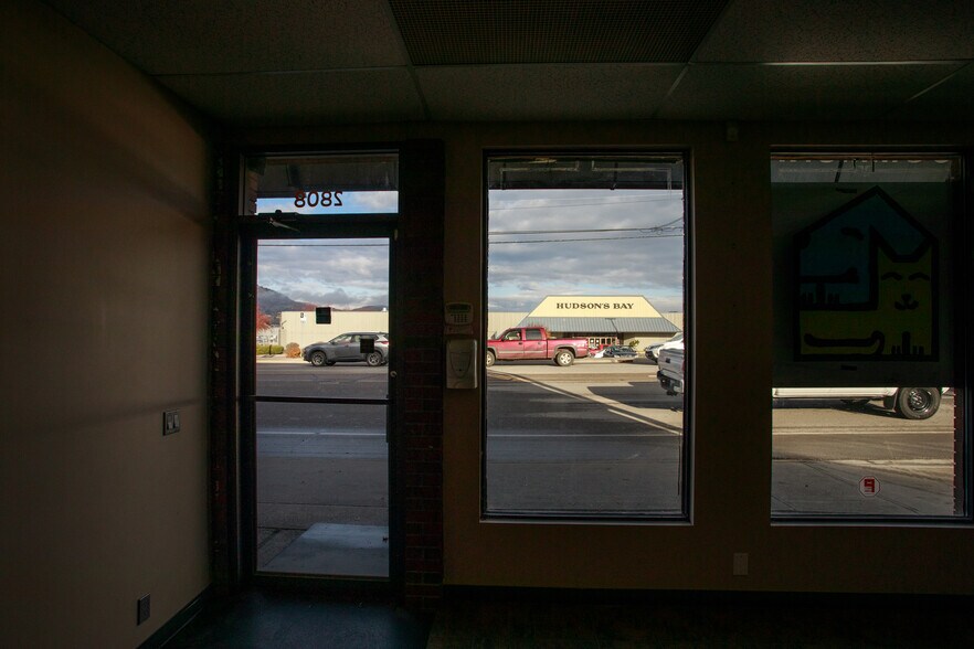 More Photos Of 2808 48 Av, Vernon Storefront Retail Residential For Lease