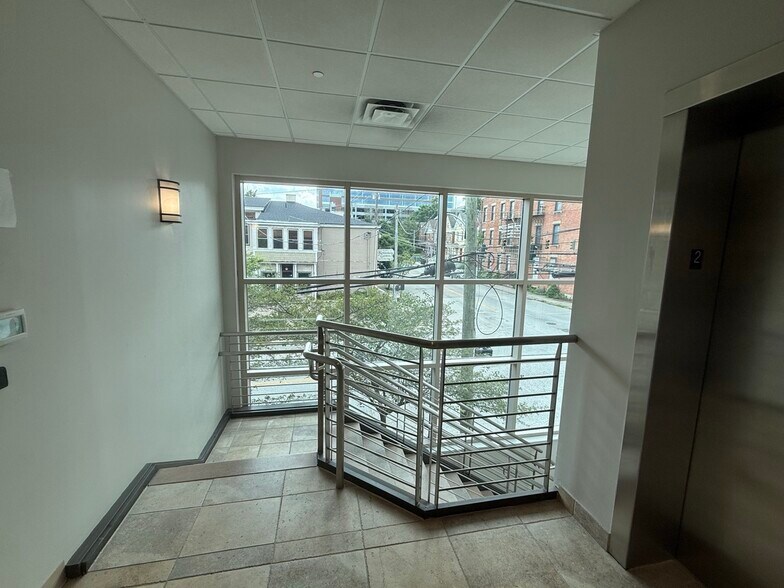 More Photos Of 260 E University Ave, Cincinnati Medical For Sale