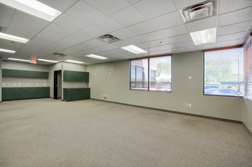 More Photos Of 4435 E chandler Blvd, Phoenix Loft Creative Space For Lease