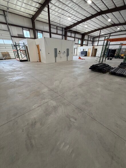 More Photos Of 1900 N 200 E, Spanish Fork Warehouse For Lease