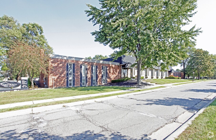More Photos Of 8200 Old 13 Mile Rd, Warren Medical For Lease