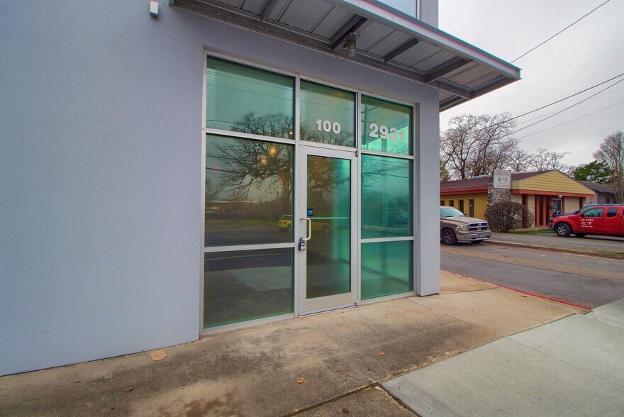 More Photos Of 2931 E 12th St, Austin Apartments For Sale