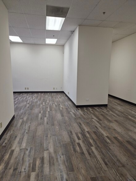 More Photos Of 470 Satellite Blvd NE, Suwanee Warehouse For Lease