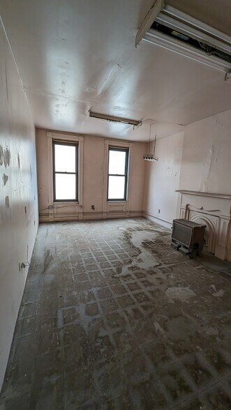 More Photos Of 1100-1104 5th Ave, Pittsburgh Office For Sale