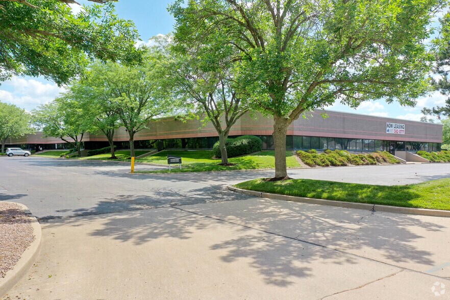 Primary Photo Of 11800-11846 Borman Dr, Saint Louis Flex For Lease