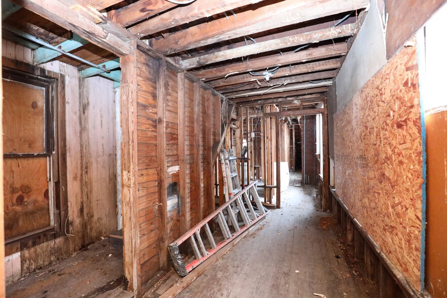 More Photos Of 350 Broadway, Kingston Storefront Retail Office For Sale