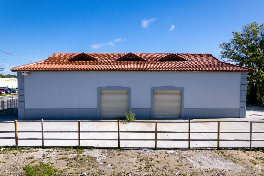 More Photos Of 441 Cassat Ave, Jacksonville Auto Repair For Sale