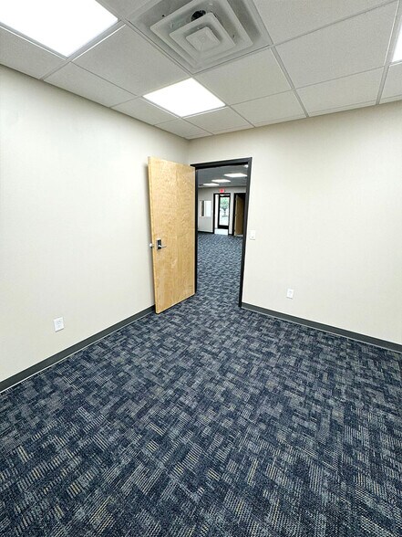 More Photos Of 340 Executive Dr, Troy Warehouse For Lease