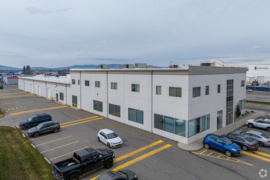 More Photos Of 3808 N Sullivan Rd, Spokane Valley Flex For Lease