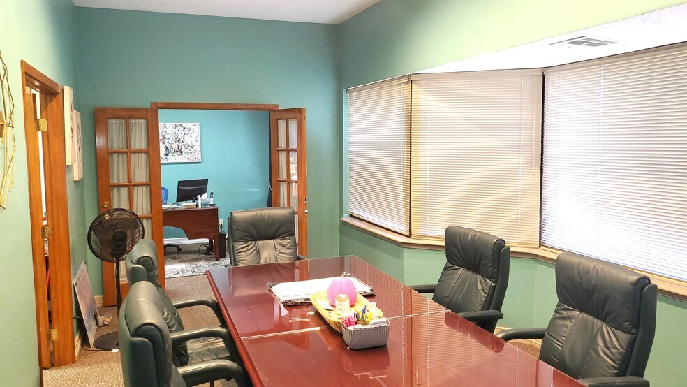 More Photos Of 2510 Westminister St, Pearland Medical For Lease