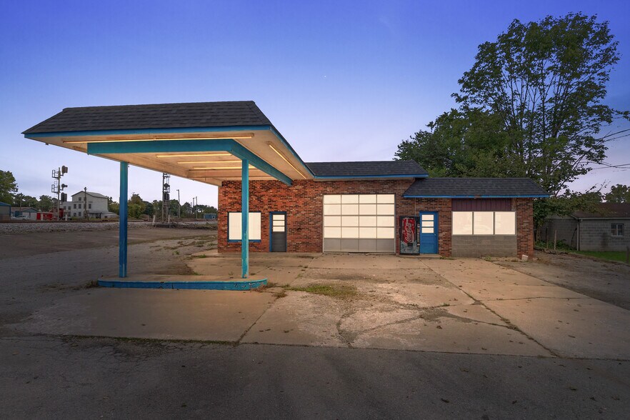 Primary Photo Of 331 Main St, Lebanon Junction Specialty For Sale