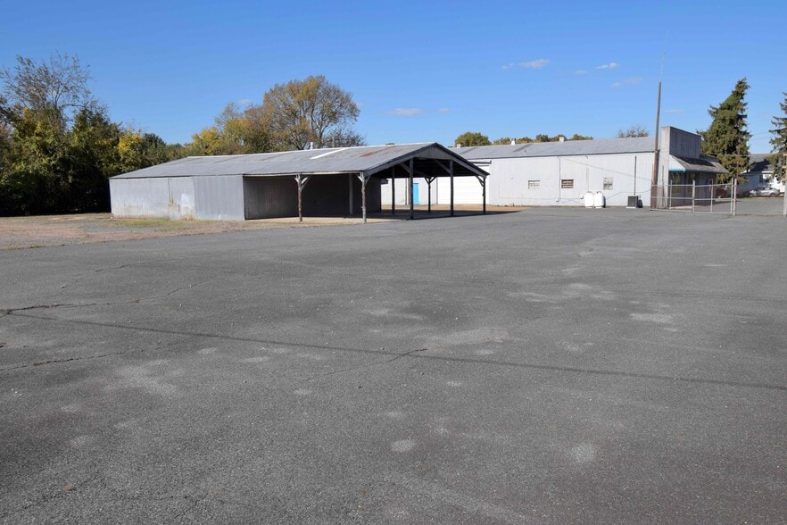 More Photos Of 145 S Bohemia Ave, Cecilton Light Distribution For Sale