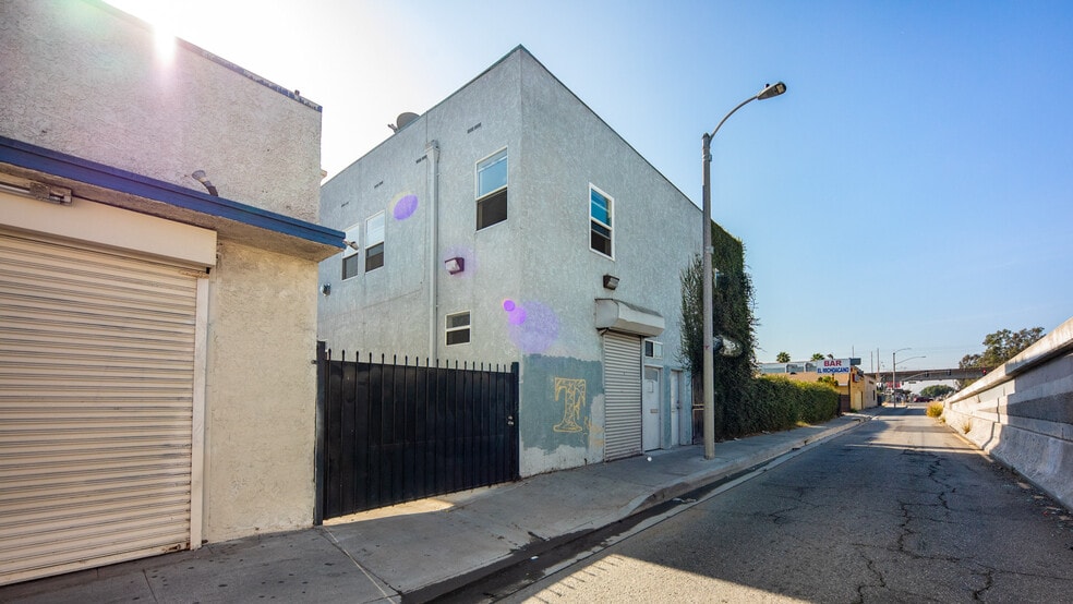 More Photos Of 124 E Rosecrans Ave, Compton Storefront Retail Residential For Sale