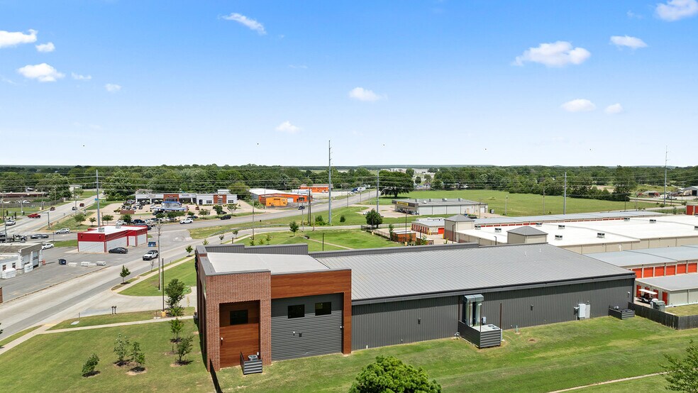 More Photos Of 174 W Stave Mill Rd, Rogers Self Storage For Lease