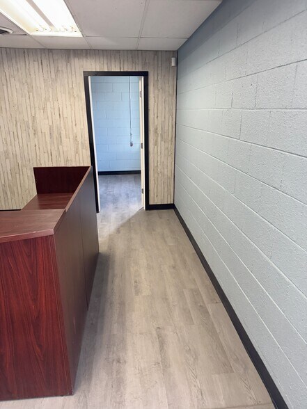 More Photos Of 11480 Cherokee St, Northglenn Warehouse For Lease