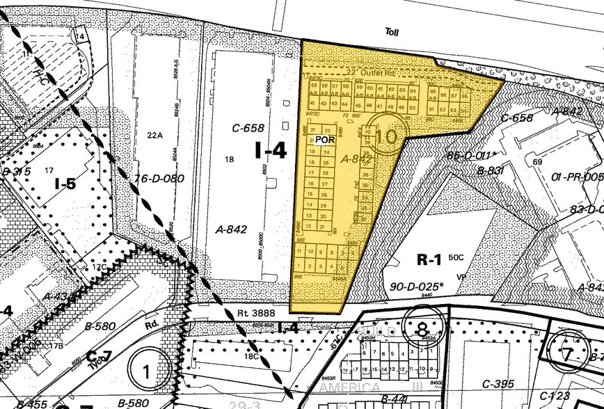 More Photos Of 8490-8496 Tyco Rd, Vienna Showroom For Lease