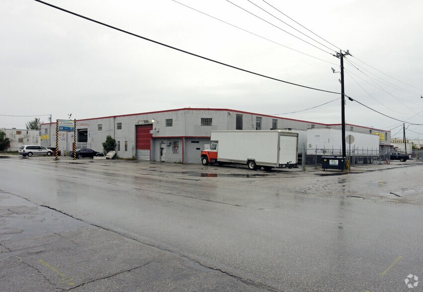 More Photos Of 7130 NW 35th Ave, Miami Warehouse For Lease