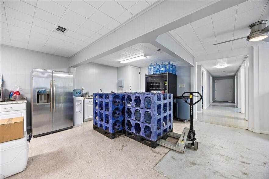 More Photos Of 100 E Borden St, Diboll Religious Facility For Sale