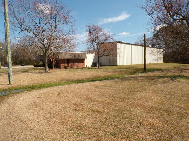 More Photos Of 611 Chicopee Rd, Benson Manufacturing For Sale
