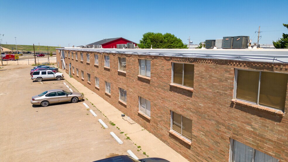 More Photos Of 2500 W 26th St, Plainview Apartments For Sale