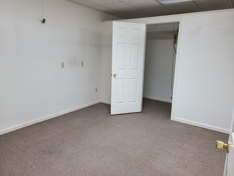 More Photos Of 349 York Rd, Willow Grove Medical For Lease