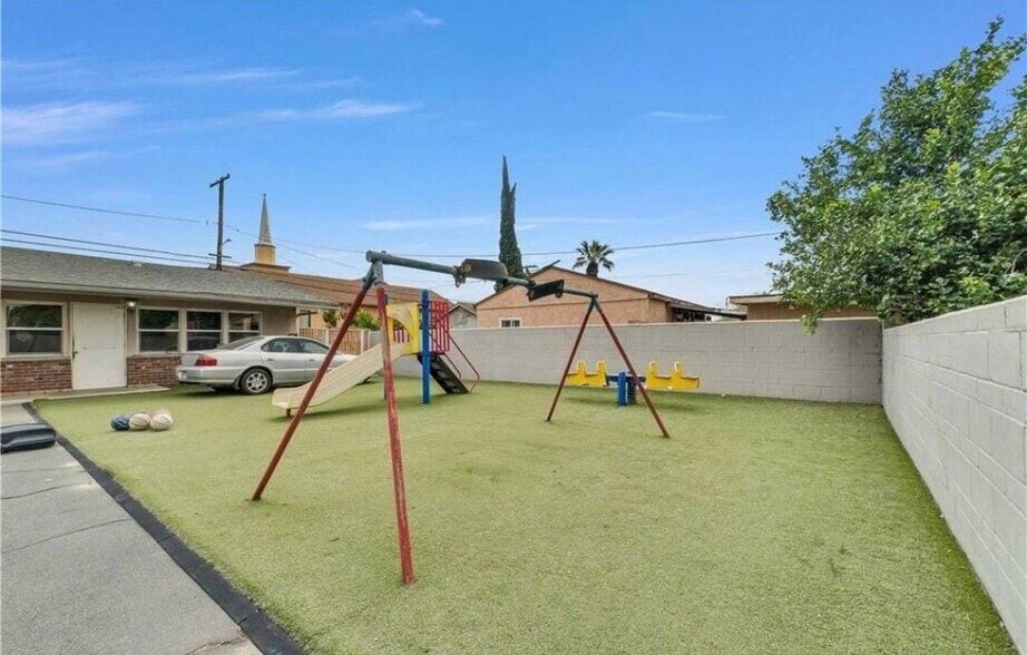 More Photos Of 412 N San Gabriel Ave, Azusa Daycare Center For Lease