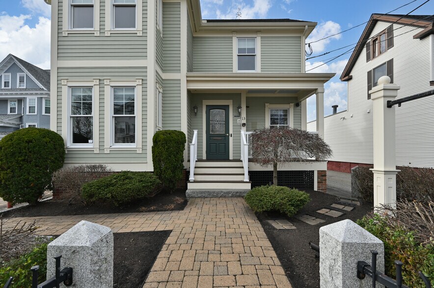 More Photos Of 13 Bartlet St, Andover Office For Lease