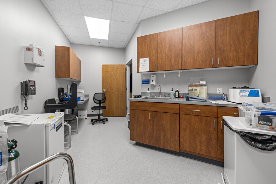 More Photos Of 801 Poindexter St, Chesapeake Office Residential For Lease