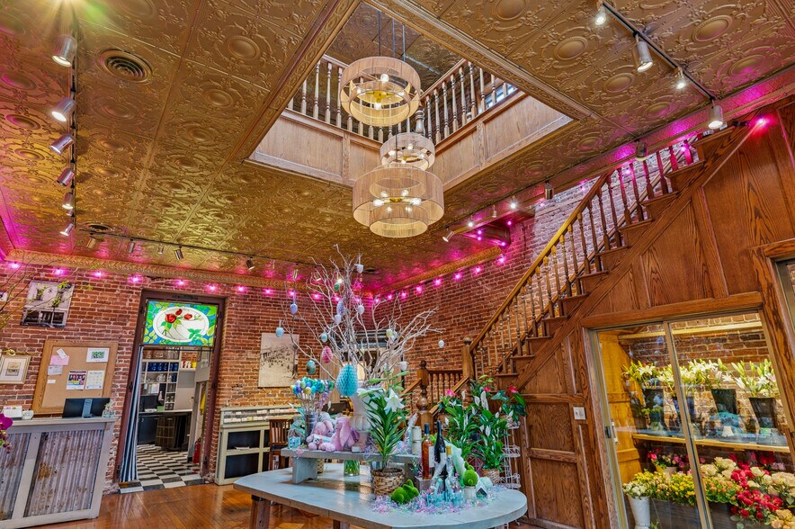 More Photos Of 102 W Main St, Grass Valley General Retail For Sale