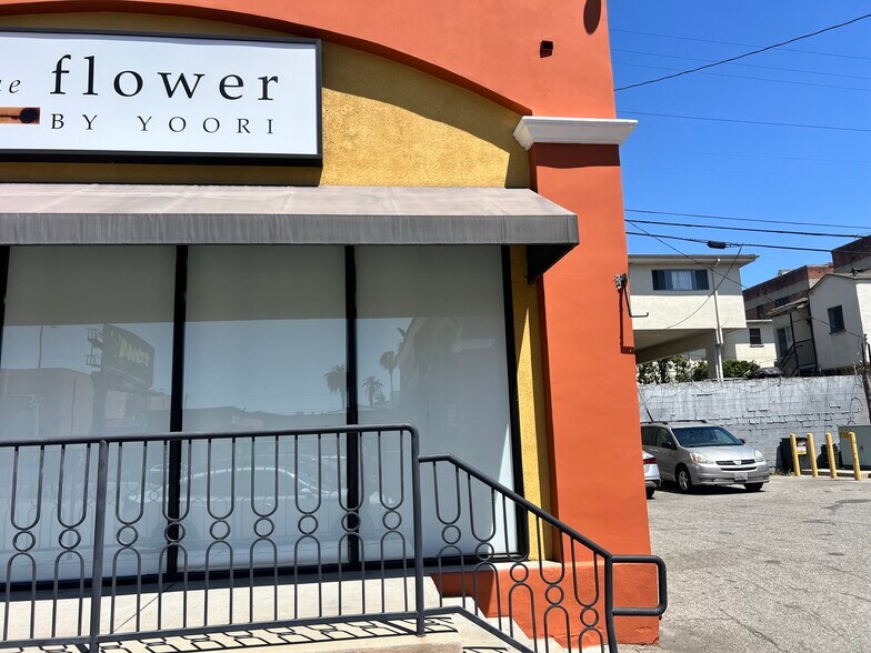 More Photos Of 210 N Western Ave, Los Angeles Storefront For Lease