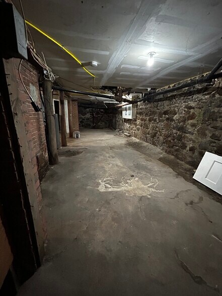 More Photos Of 34 Plaza Ave, Waterbury Apartments For Sale