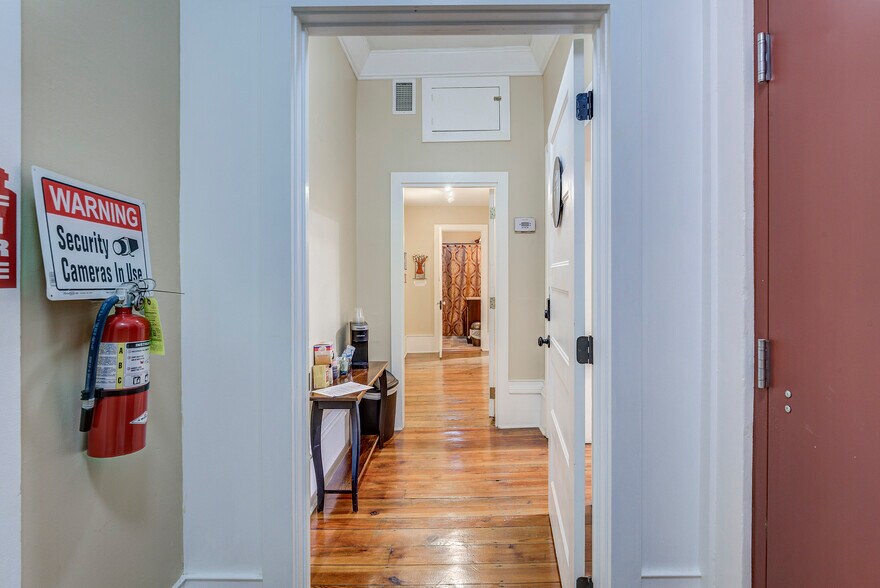 More Photos Of 107 E Main St, Jonesborough Storefront For Sale