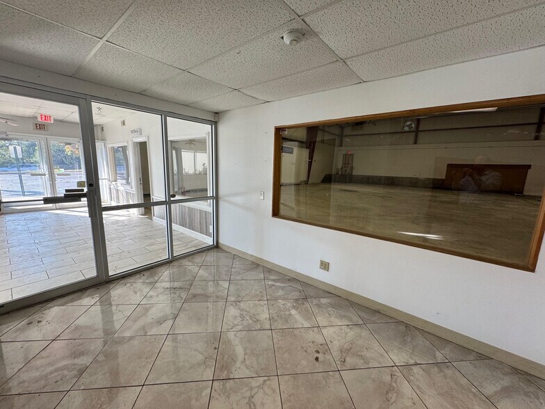 More Photos Of 2430 NY-32, New Windsor Warehouse For Lease