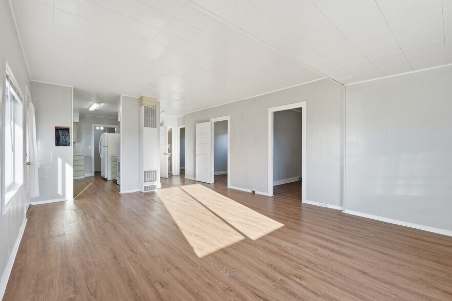 More Photos Of 5024 NW Jetty Ave, Lincoln City Storefront Retail Residential For Sale