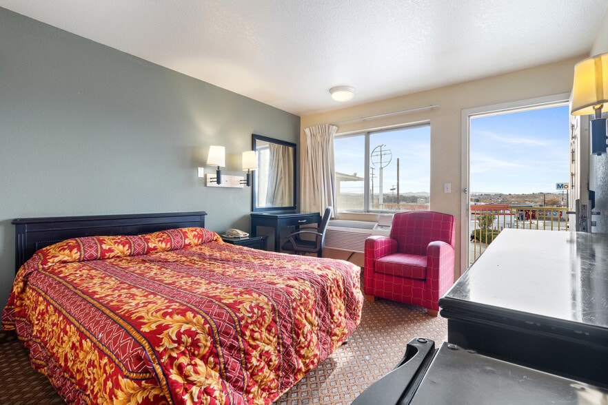 More Photos Of 16901 Stoddard Wells Rd, Victorville Hotel For Sale